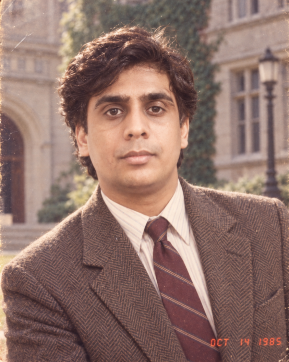 Portrait of Prof. Dr. Riaz Bhanbhro